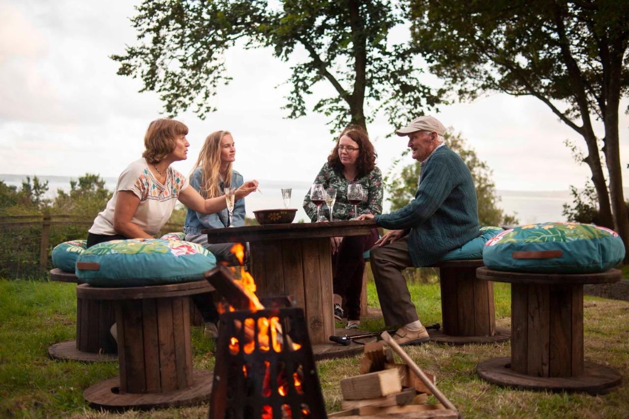 래넬리 Bronllys Farm Coastal Self-Catering 아파트 외부 사진