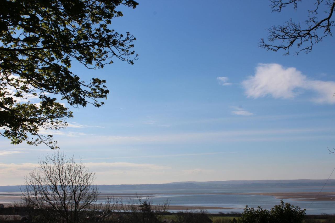 래넬리 Bronllys Farm Coastal Self-Catering 아파트 외부 사진