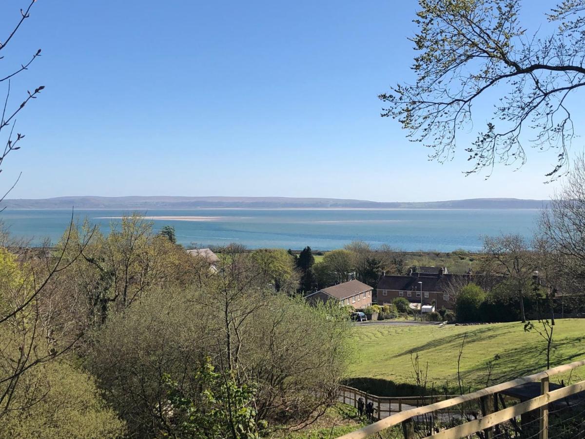 래넬리 Bronllys Farm Coastal Self-Catering 아파트 외부 사진