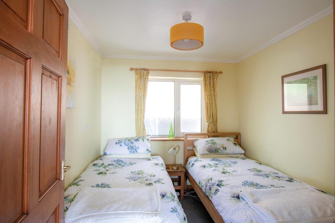 래넬리 Bronllys Farm Coastal Self-Catering 아파트 외부 사진
