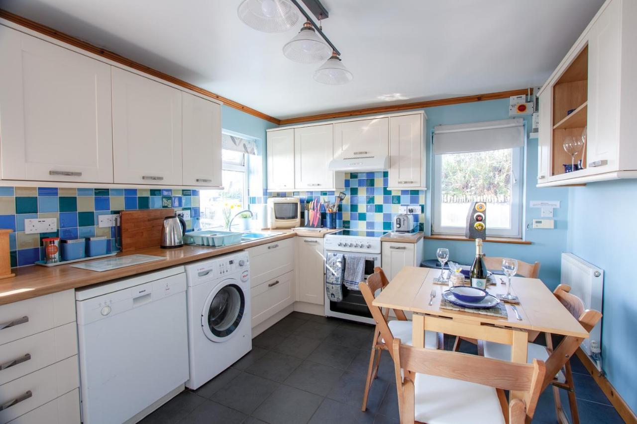 래넬리 Bronllys Farm Coastal Self-Catering 아파트 외부 사진