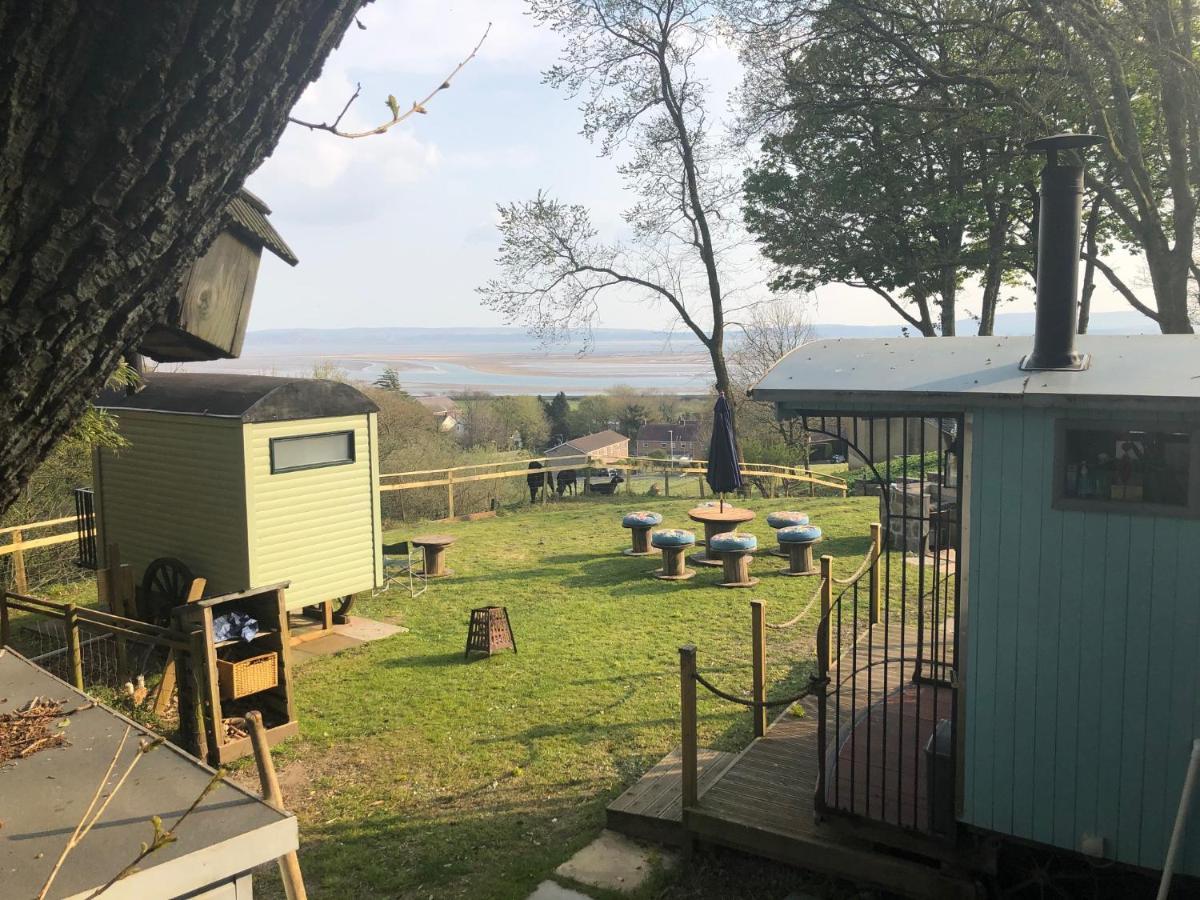 래넬리 Bronllys Farm Coastal Self-Catering 아파트 외부 사진