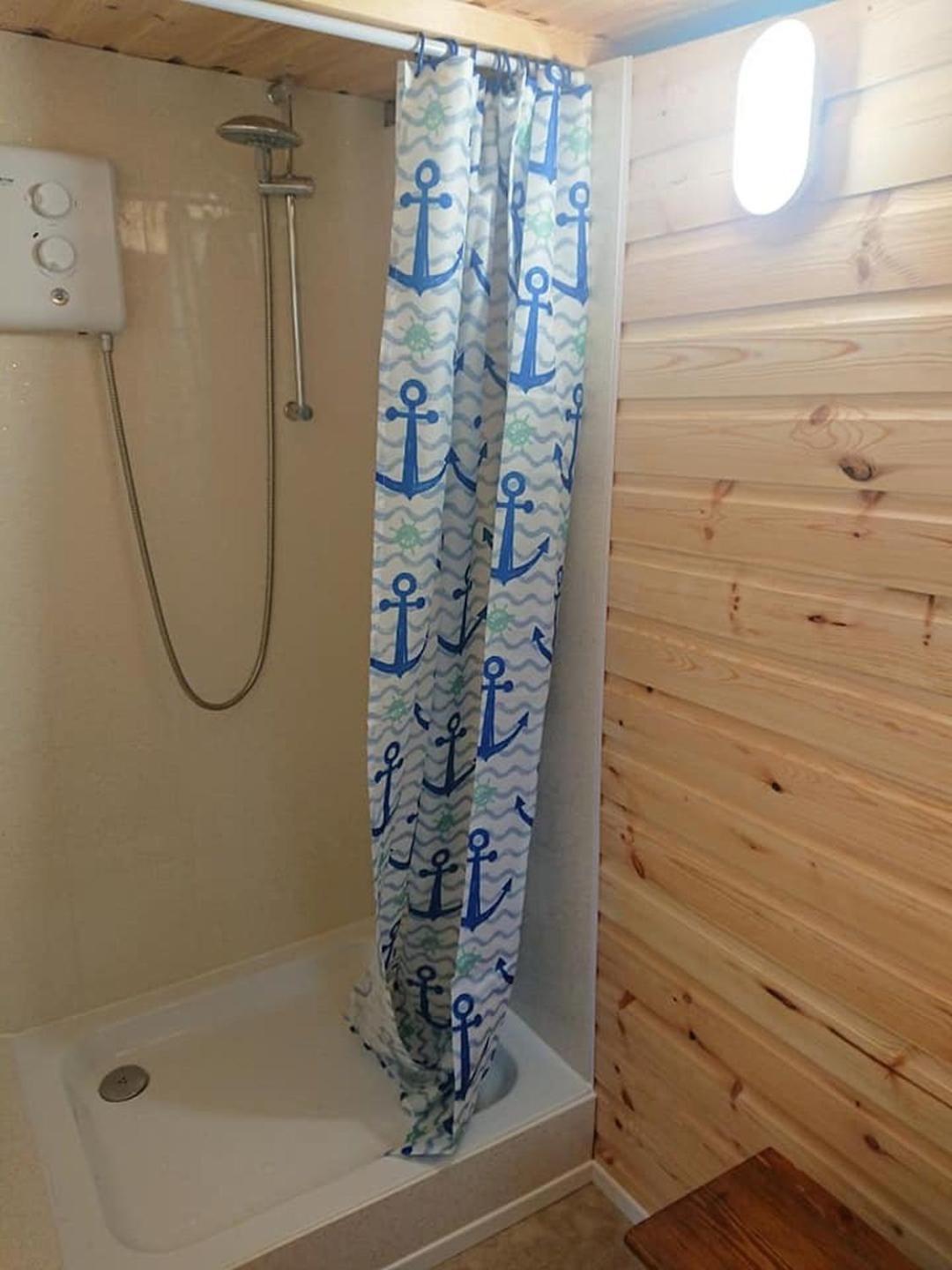 래넬리 Bronllys Farm Coastal Self-Catering 아파트 객실 사진