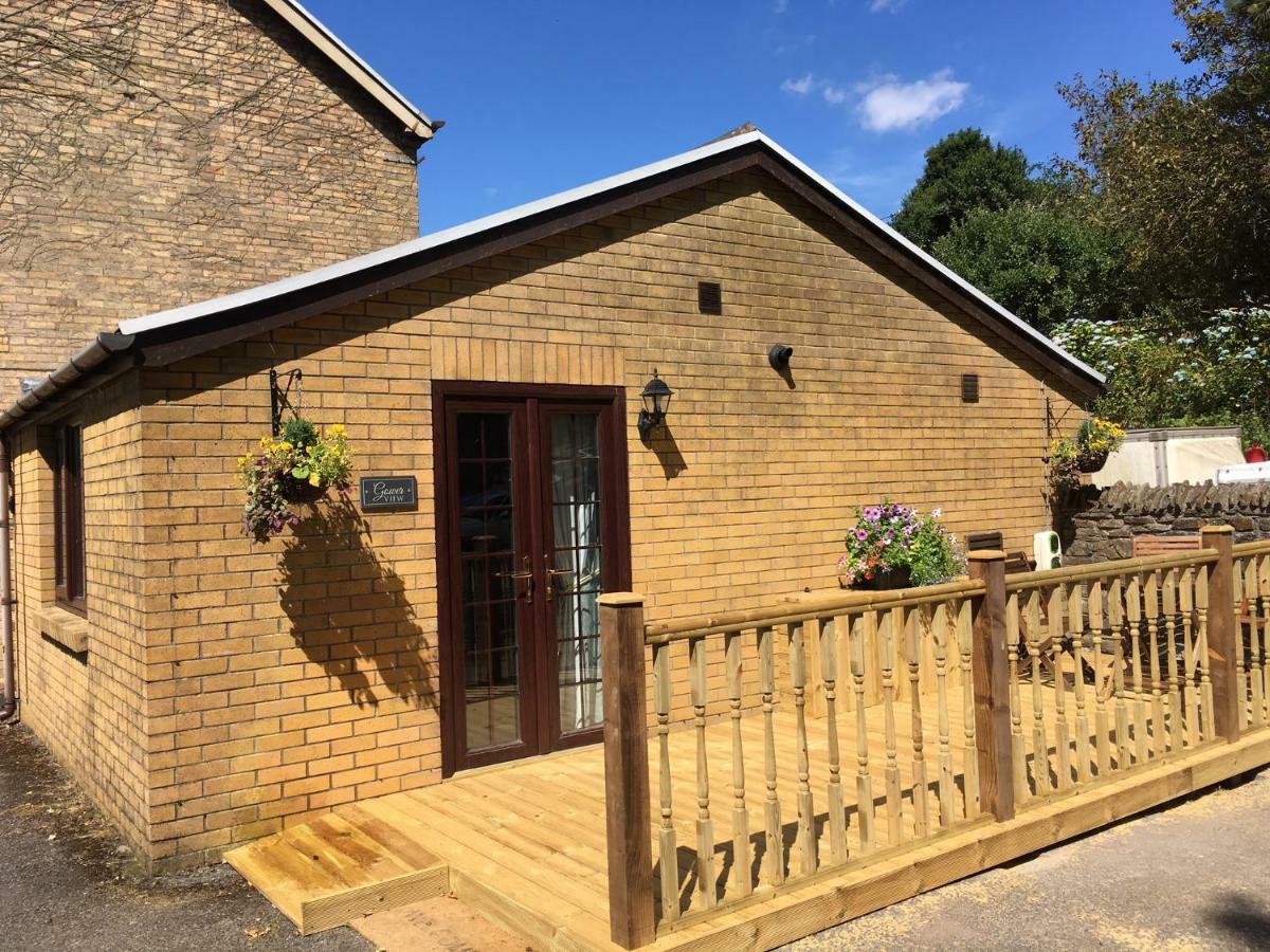 래넬리 Bronllys Farm Coastal Self-Catering 아파트 외부 사진