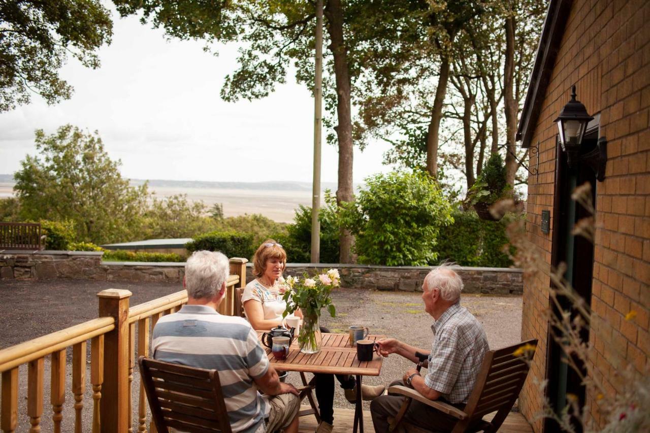 래넬리 Bronllys Farm Coastal Self-Catering 아파트 외부 사진